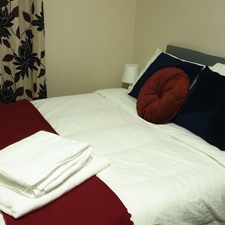 2 Bedroom Lovely Apartment In Woolwich Londres Exterior foto