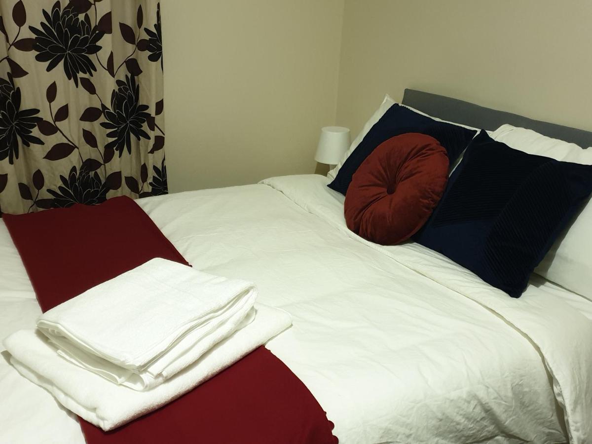 2 Bedroom Lovely Apartment In Woolwich Londres Exterior foto