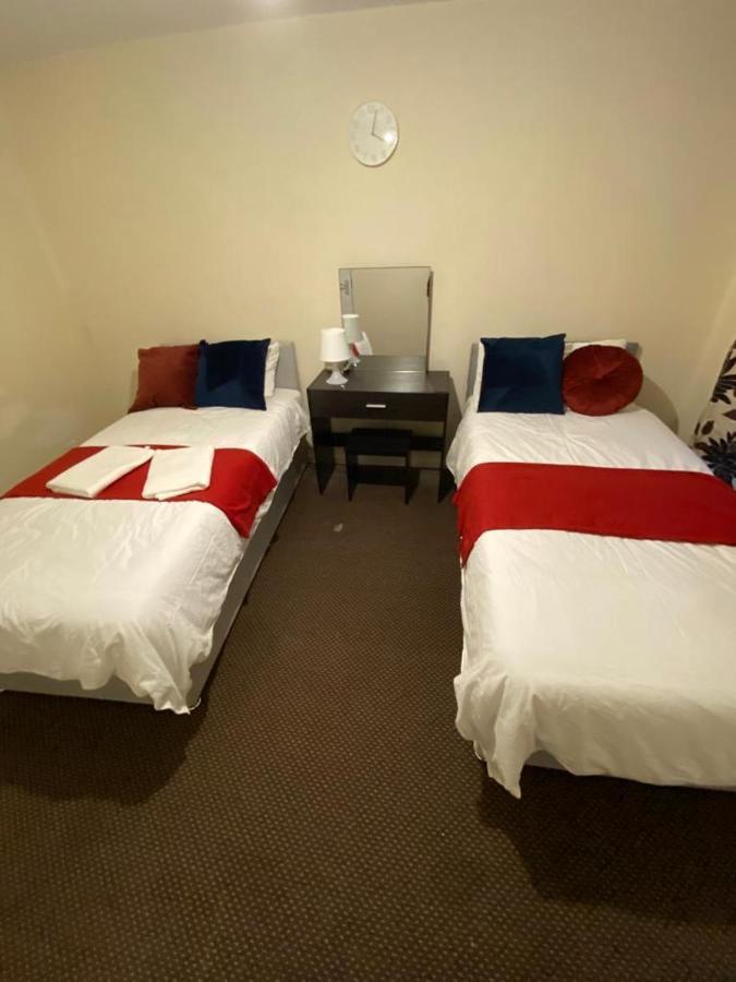 2 Bedroom Lovely Apartment In Woolwich Londres Exterior foto